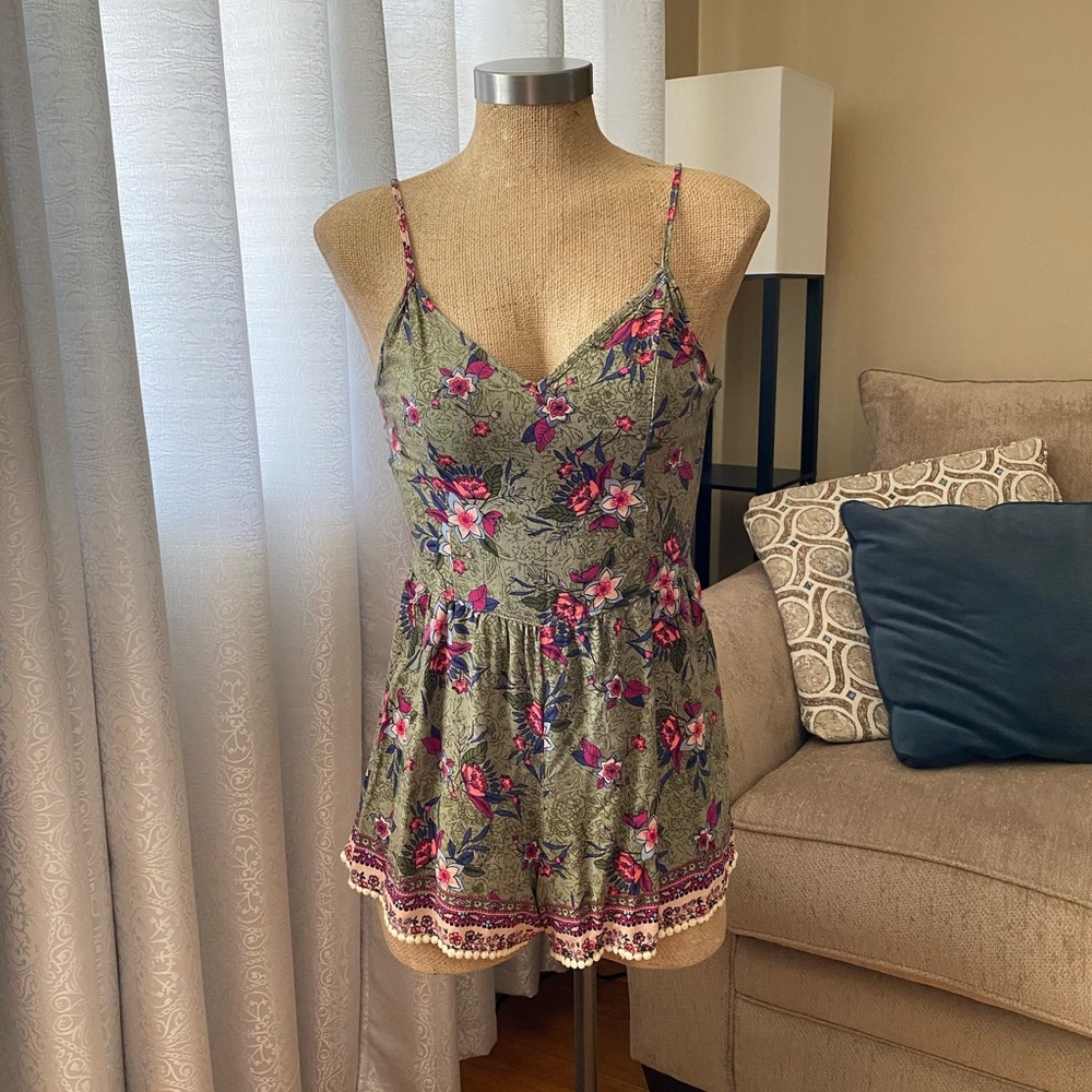 HOLLISTER FLORAL ROMPER